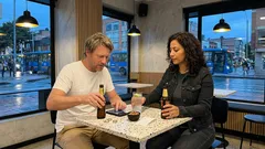 Tomar 14 bebidas a la semana: cómo sube el riesgo de cáncer colorrectal y qué hacer