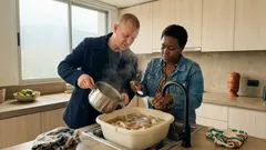 Así recuperas los trapos de cocina con un remojo caliente (y sin lavadora)