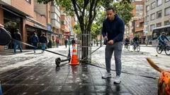 Por qué una correa de 3 metros puede jugarte en contra en la ciudad y cómo ajustar el paseo